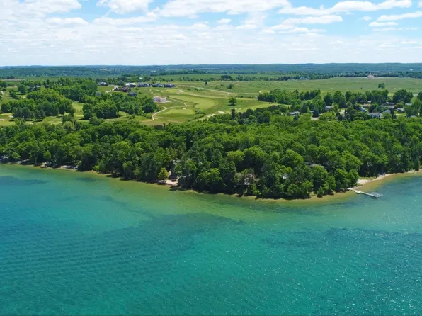 3875 Bay Valley Dr, Williamsburg, MI 49690