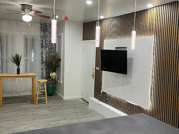 4th image of 1650 Acushnet Ave #2