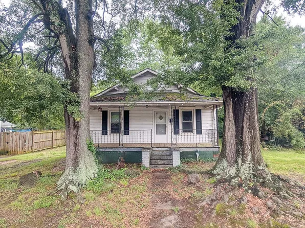 104 Albert St, Greer, SC 29651