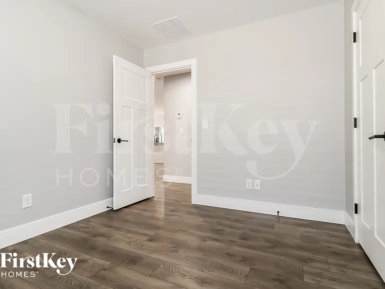 3858 W Tamarisk Ave — Photo 11