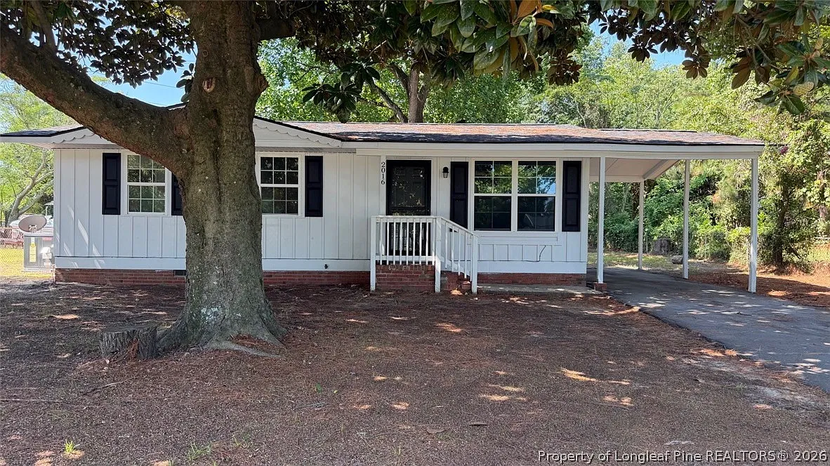 3 bed, 2.0 bath, 1125 sqft, $1,400 — Photo 1