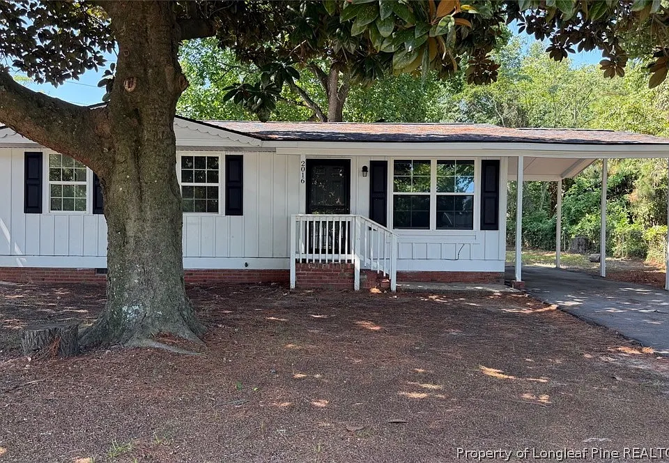 2016 Poinciana Ln