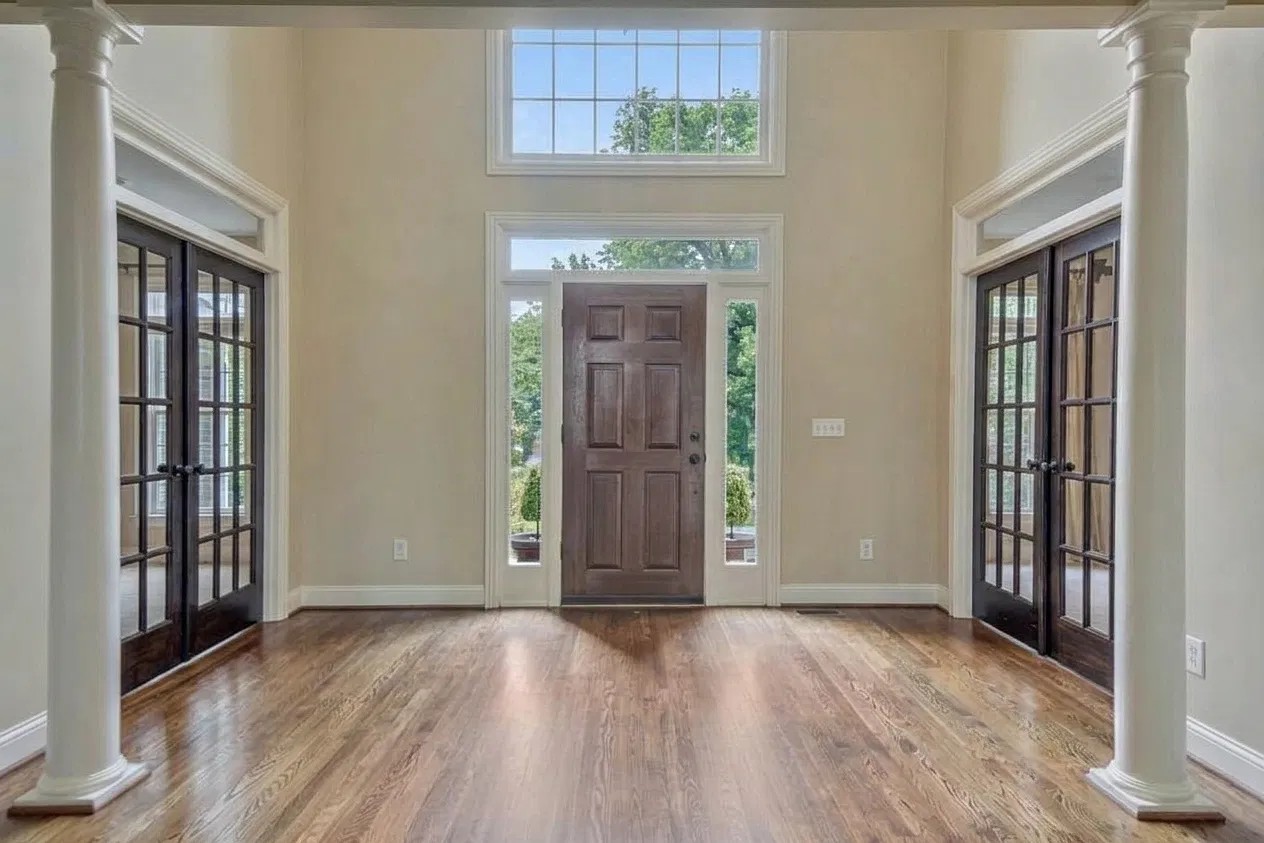 4 bed, 4.5 bath, 3377 sqft, $8,800 — Photo 3