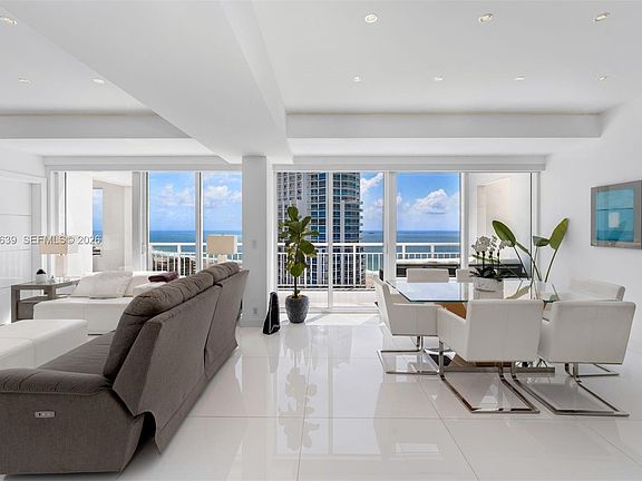 3rd image of 400 S Pointe Dr #Penthouse 2502