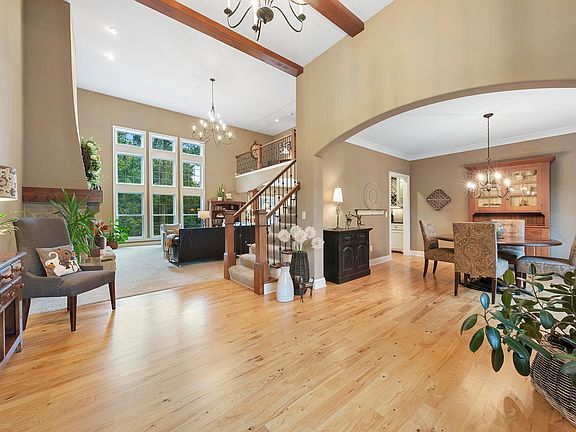 2nd image of 8877 Creighton Dr