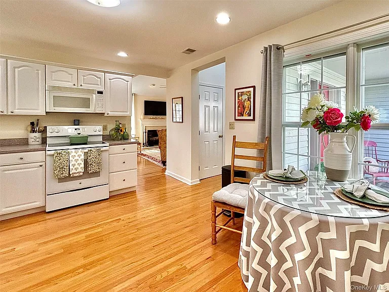 202 Cinnamon Cir — Photo 11