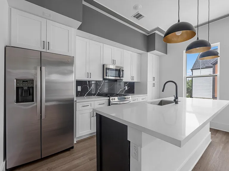 9004 Orange Spring Dr — Photo 11