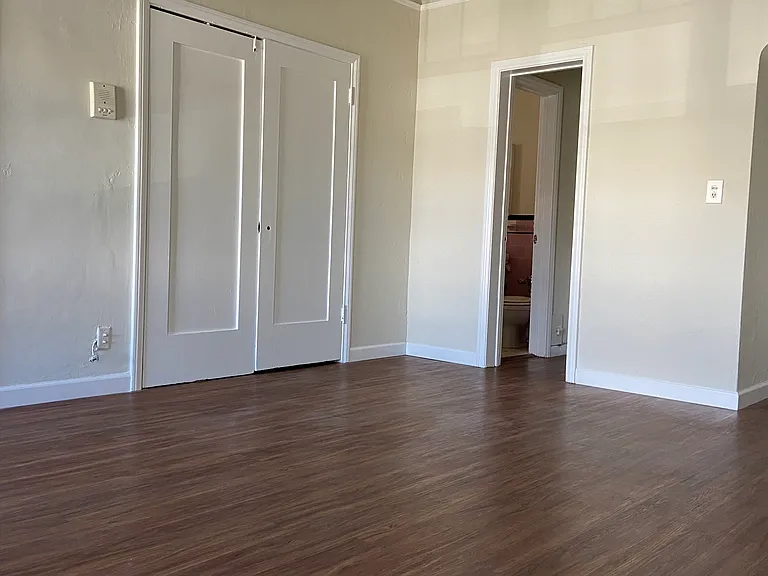 626 S Burnside Ave #407 — Photo 3