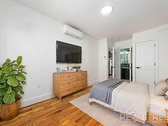 5th image of 405 Herkimer St APT 1