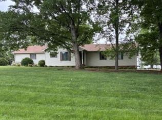 112 Windsor Park Dr, Dobson, NC 27017