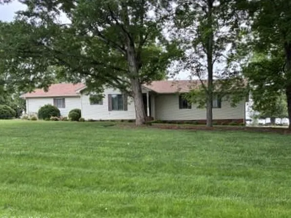 112 Windsor Park Dr, Dobson, NC 27017