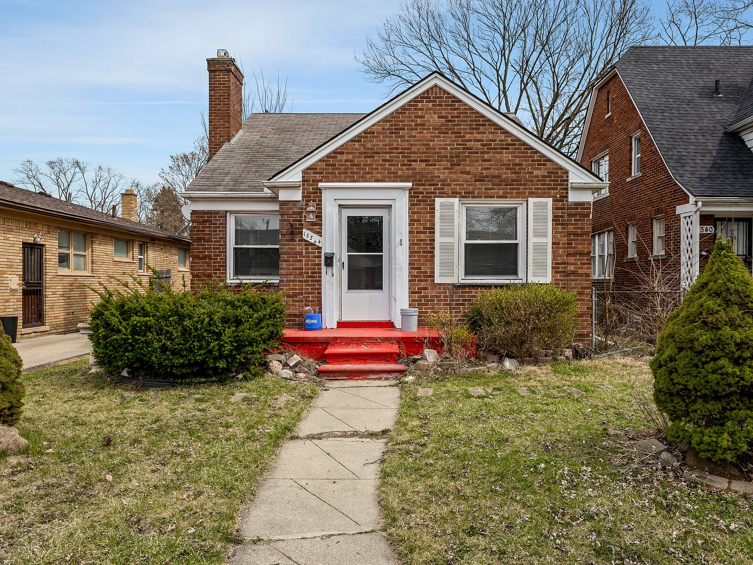 3 bed, 1.0 bath, 876 sqft, $1,250 — Photo 2
