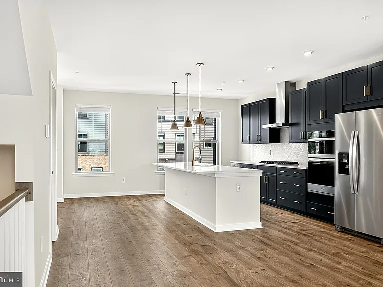 20957 Bluebird Sq — Photo 4