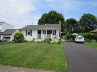 22 Lexington Dr, Beverly, MA 01915