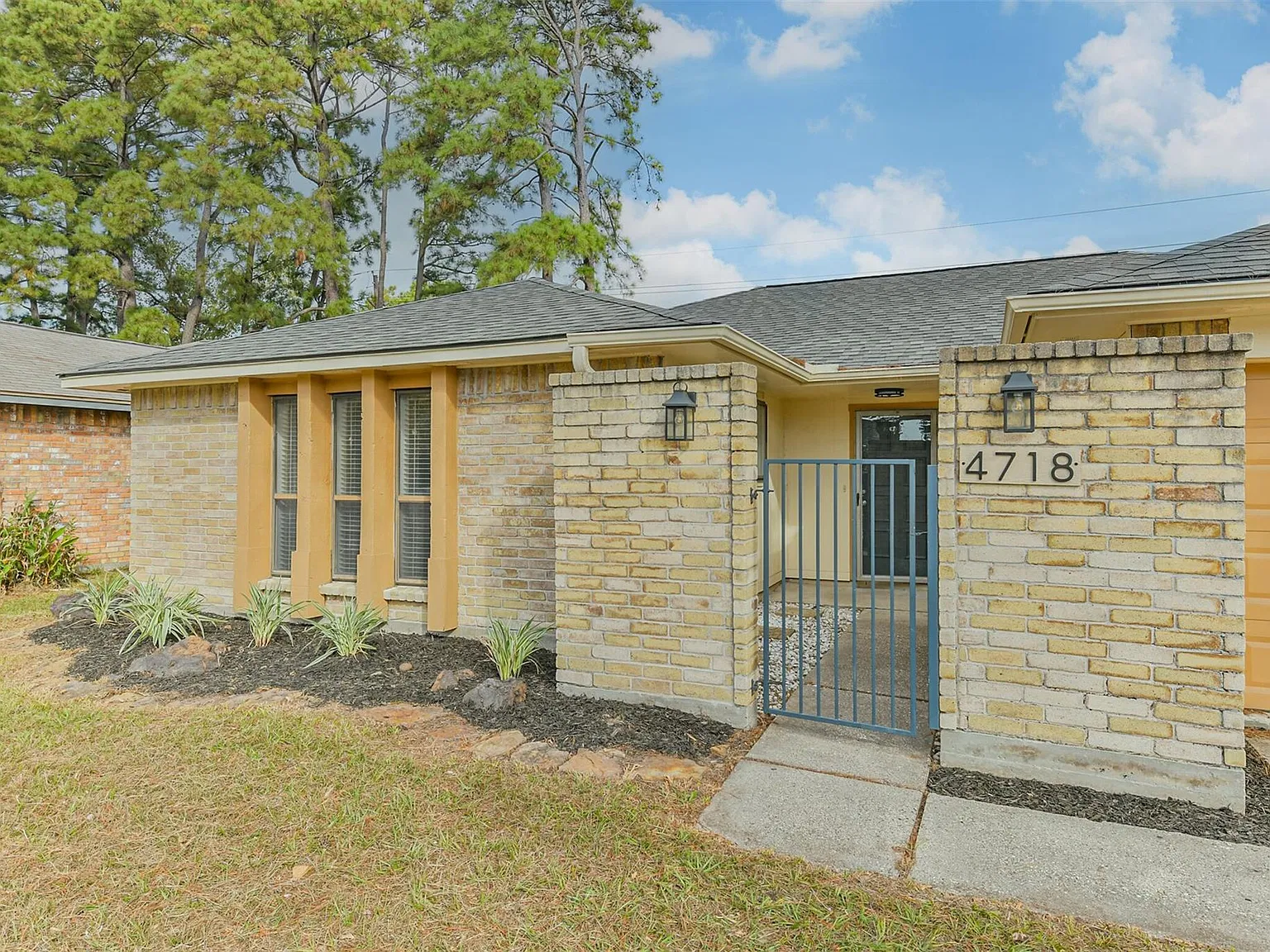 3 bed, 2.0 bath, 1520 sqft, $1,795 — Photo 2