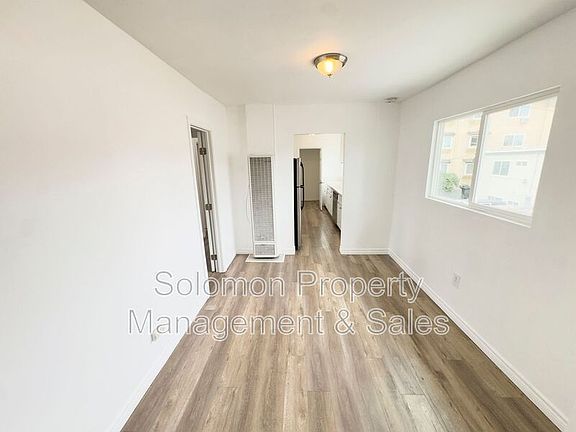 5th image of 3327 1/2 Polk Ave