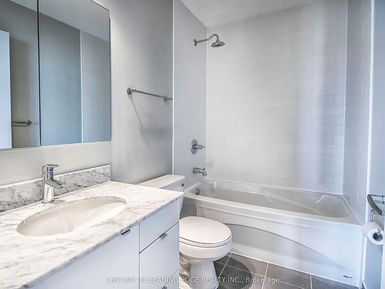 33 Lombard St #3503 — Photo 24