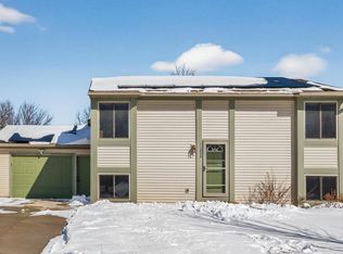 112524 Ramsey Ct, Chaska, MN 55318