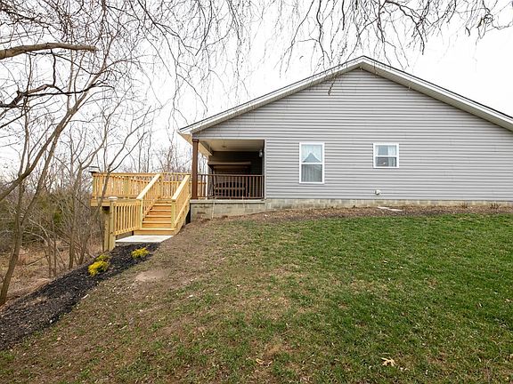 3rd image of 30 W Persimmon Dr