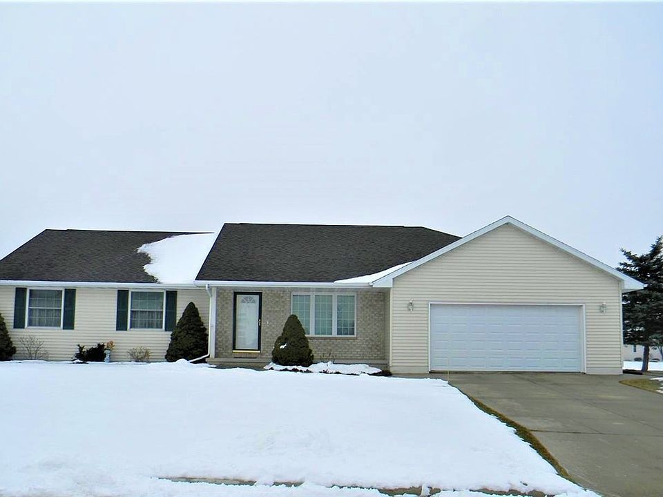 2nd image of 405 Mueller Ct