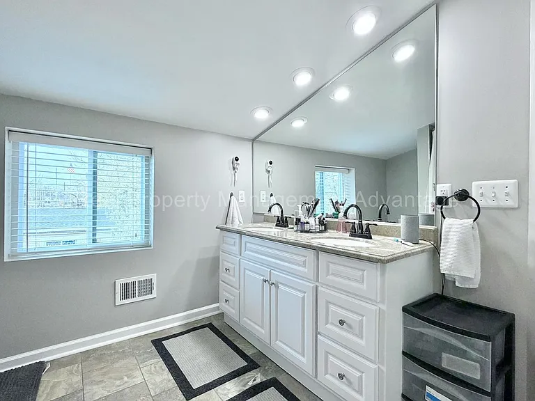 2705 Inman St — Photo 32