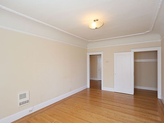 3rd image of 2700 Polk St