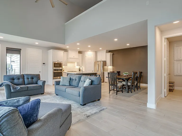 2113 Domingo Dr — Photo 12