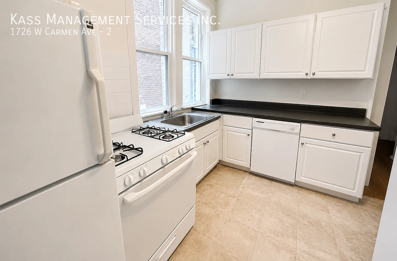 Beautiful 2 bed 2 bath Carmen Avenue Gem Near Andersonville — Photo 1