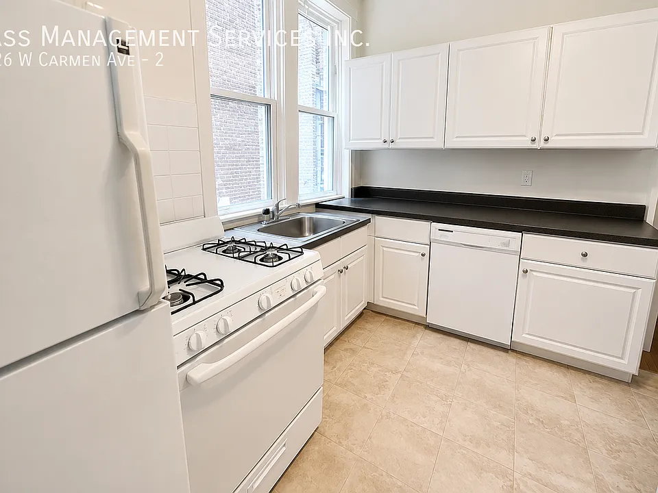 1726 W Carmen Ave #2