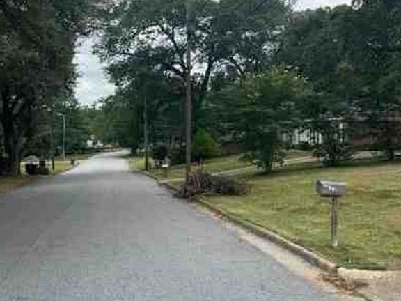 Exterior Neighborhood (street photo)