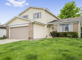 6846 Dove Ave, Woodridge, IL 60517
