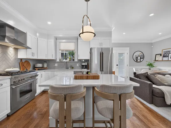 19 Fenwick St APT 1, Somerville, MA 02145