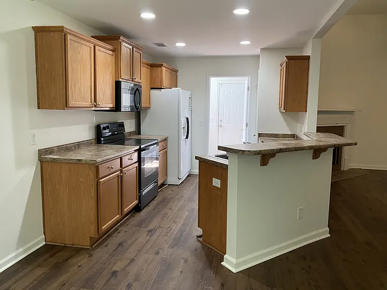 1540 Bradley Blvd — Photo 4