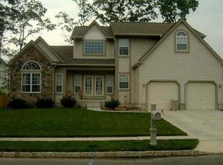 45 Daisy Dr, Egg Harbor Township, NJ 08234