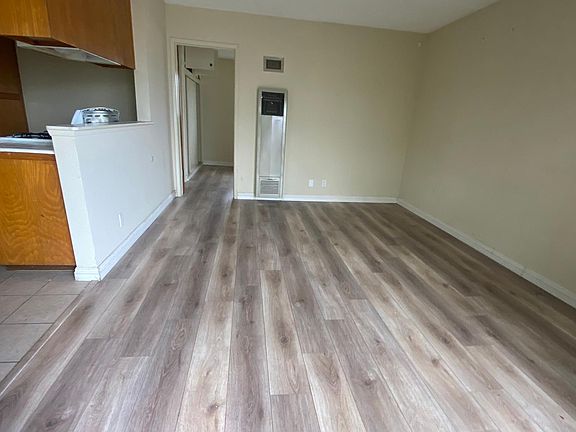 3rd image of 921 E Las Tunas Dr APT J