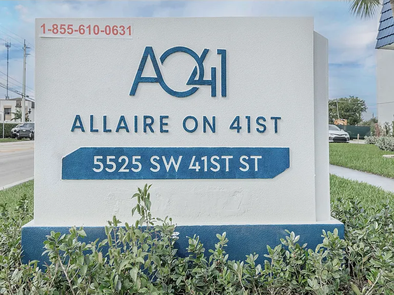 Allaire - 5525 SW 41 St. Pembroke Park, FL 33023 — Photo 11