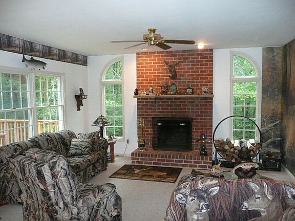 5th image of 1253 Woodstock Dr