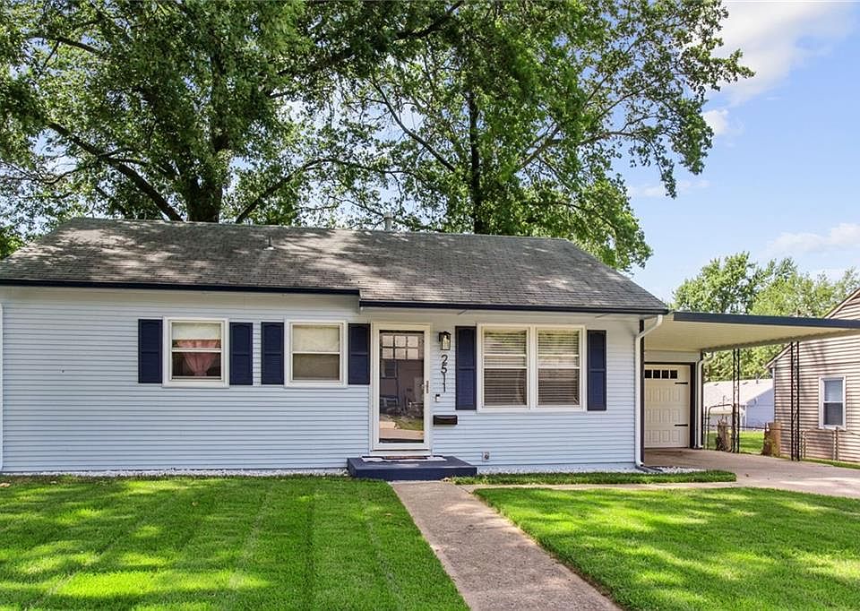 1st image of 2511 Woodend Ave