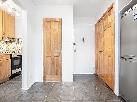 4th image of 229 E 28th St APT 3E