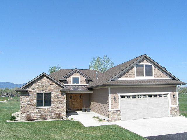 1st image of 121 Club House Dr