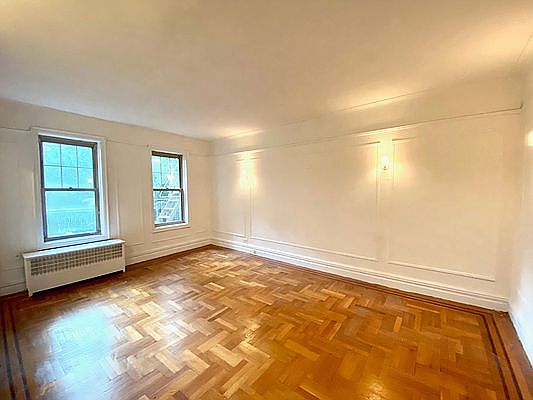 2nd image of 1 Bank St APT 2A