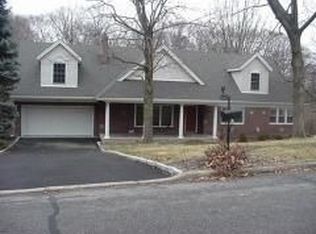 675 Beechwood Dr, Township Of Washington, NJ 07676