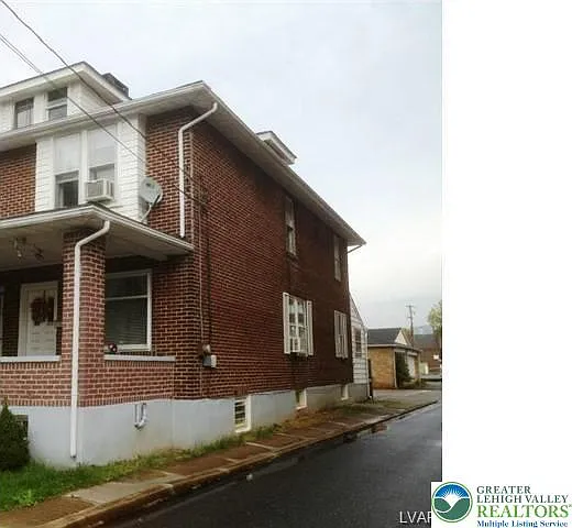 1320 Chelsea Ave — Photo 2