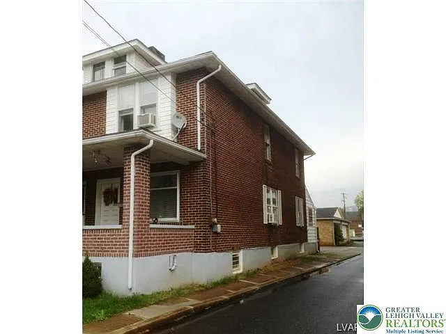 Building Photo - 1320 Chelsea Ave