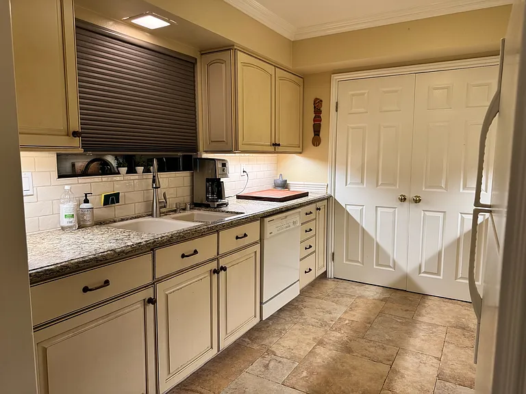 12930 Valleyheart Dr #9 — Photo 13