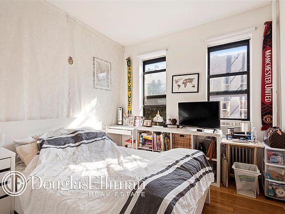 3rd image of 534 Graham Ave APT 5