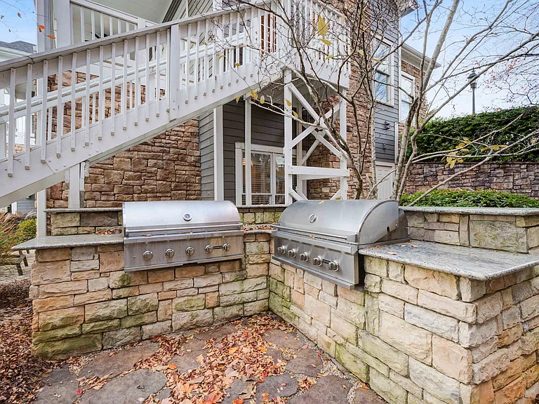 Avana Thornblade — Photo 8