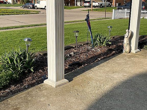 4th image of 994 Terry Dr