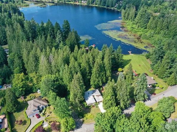 144 XX W Lake Kathleen Drive SE, Renton, WA 98059