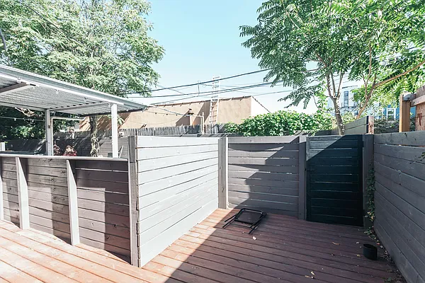 Rented by Nooklyn NYC LLC | media 89